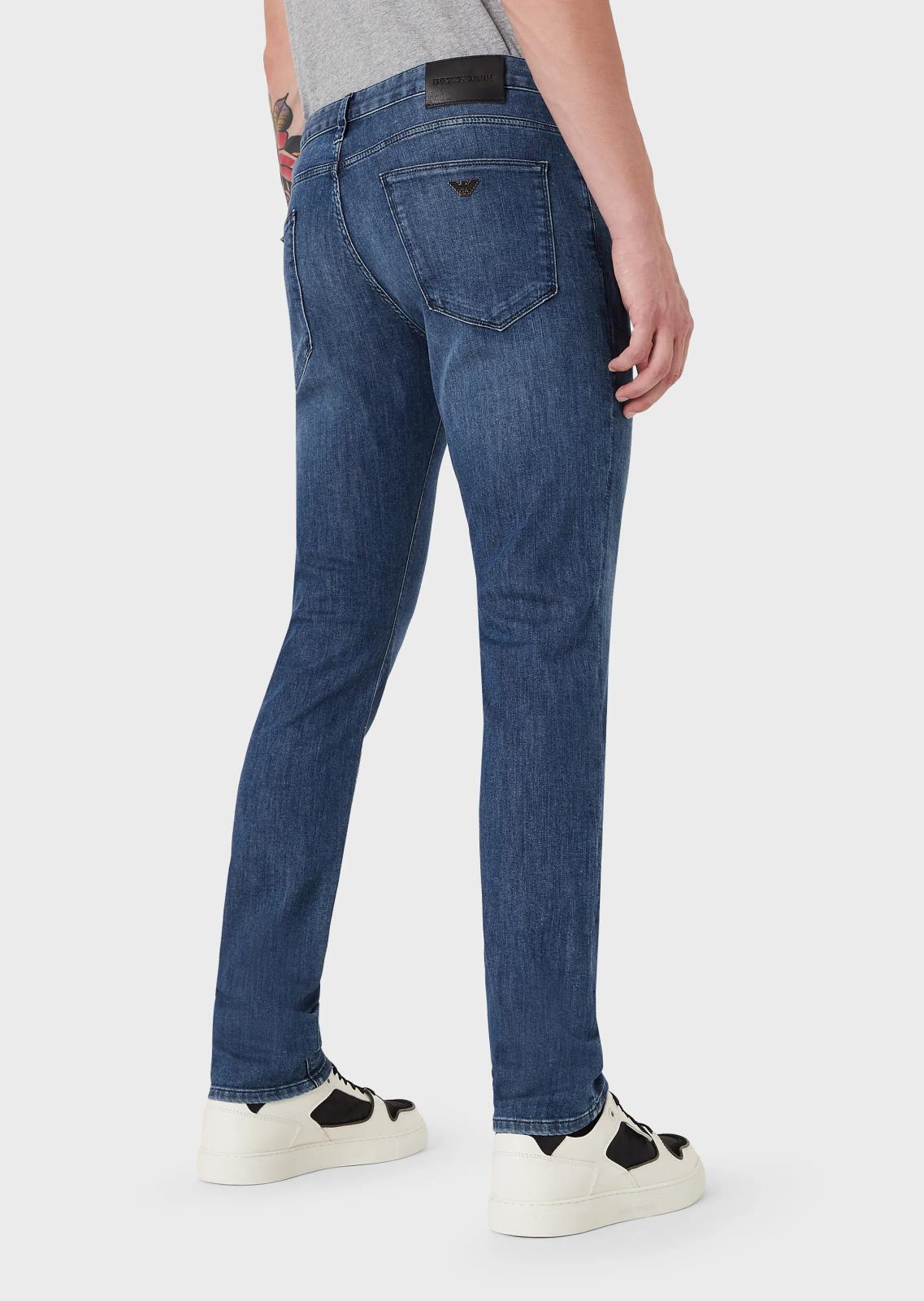 Foto di JEANS Uomo EMPORIO ARMANI 8N1J061D85Z - Categoria: Jeans | Brand: EMPORIO ARMANI