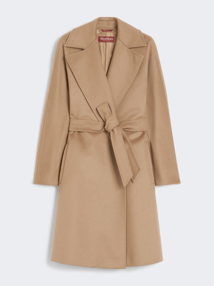 Foto di CAPPOTTO
Tessuto 100% Lana vergine Ovis aries aries
Fodera 100% Viscosa DONNA MAXMARA STUDIO DRAVENNA006 - Categoria: | Brand: MAXMARA STUDIO