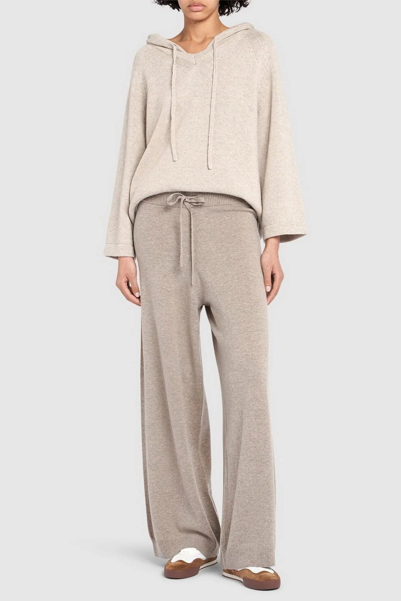 PANTALONE IN MAGLIA
Filato in maglia 80% Lana Ovis aries aries, 20% Cashmere Capra hircus hircus Cina DONNA WEEKEND MaxMara JOSEF003