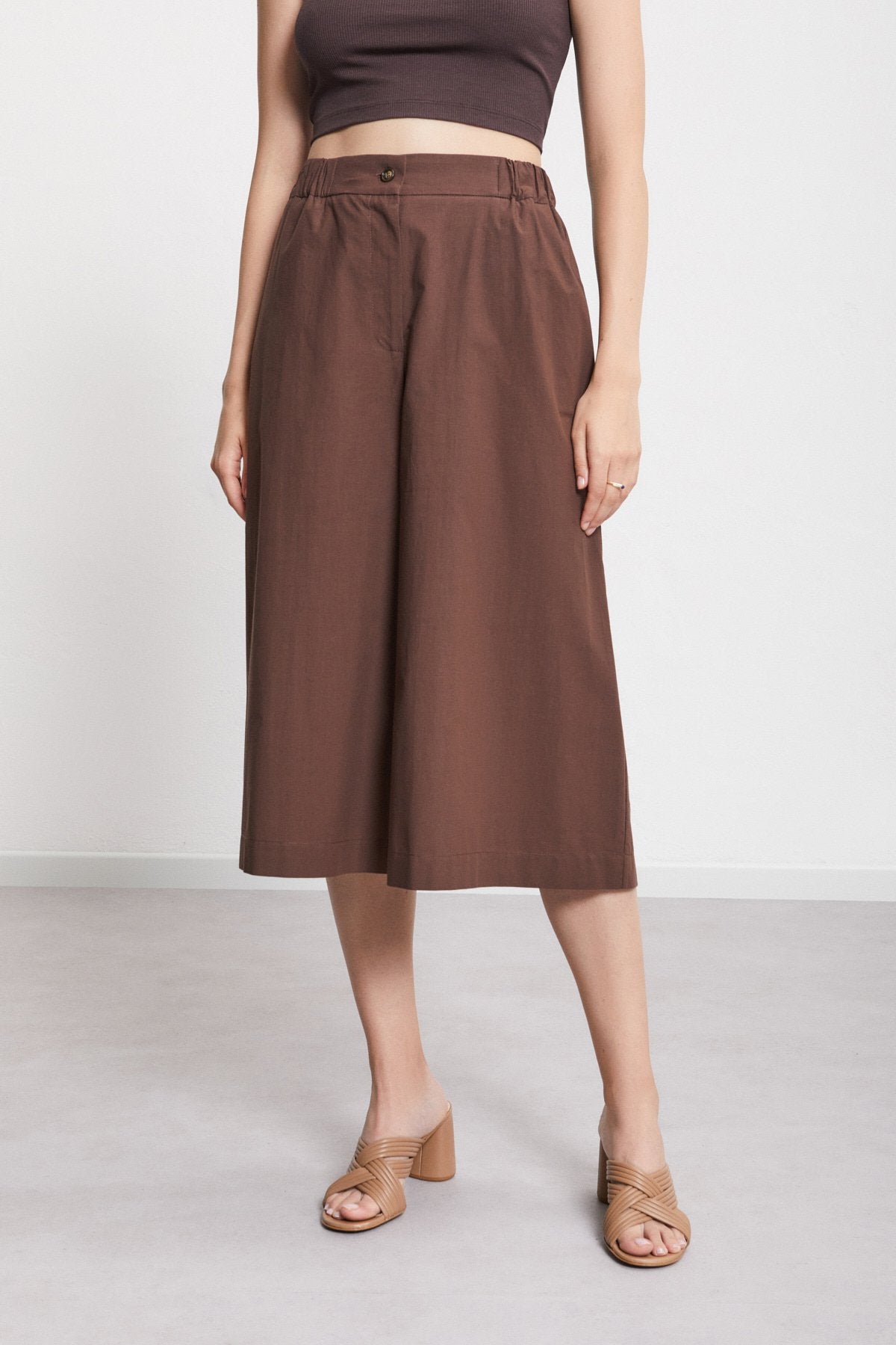 Foto di PANTALONE Donna OTTOD'AME DP98532138 - Categoria: | Brand: OTTOD'AME