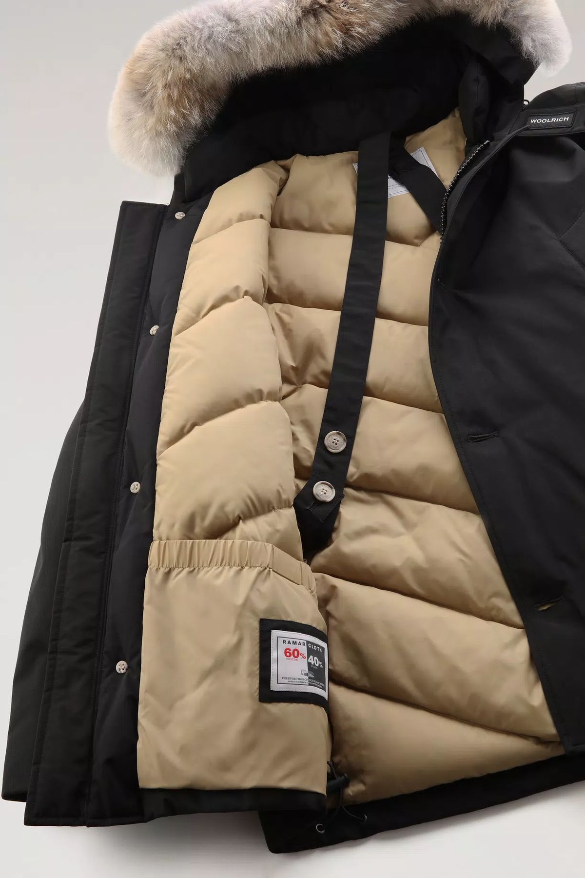Foto di Uomo WOOLRICH CFWOOU0484MRUT0001 - Categoria: ARCTIC DETACHABLE FUR ANORAK | Brand: WOOLRICH