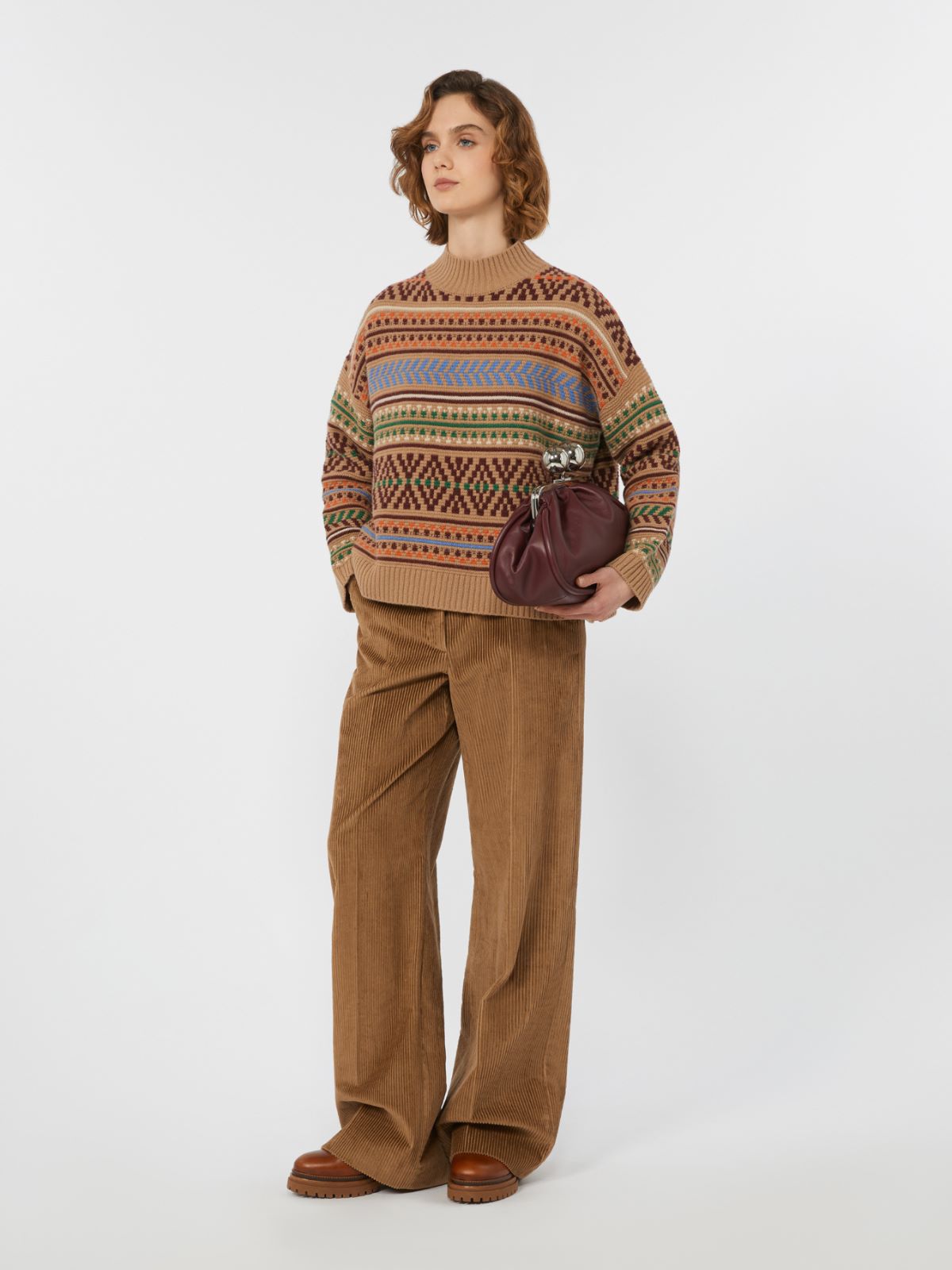 MAGLIA
Filato in maglia 100% Lana vergine Ovis aries aries DONNA WEEKEND MaxMara FESTOSO001