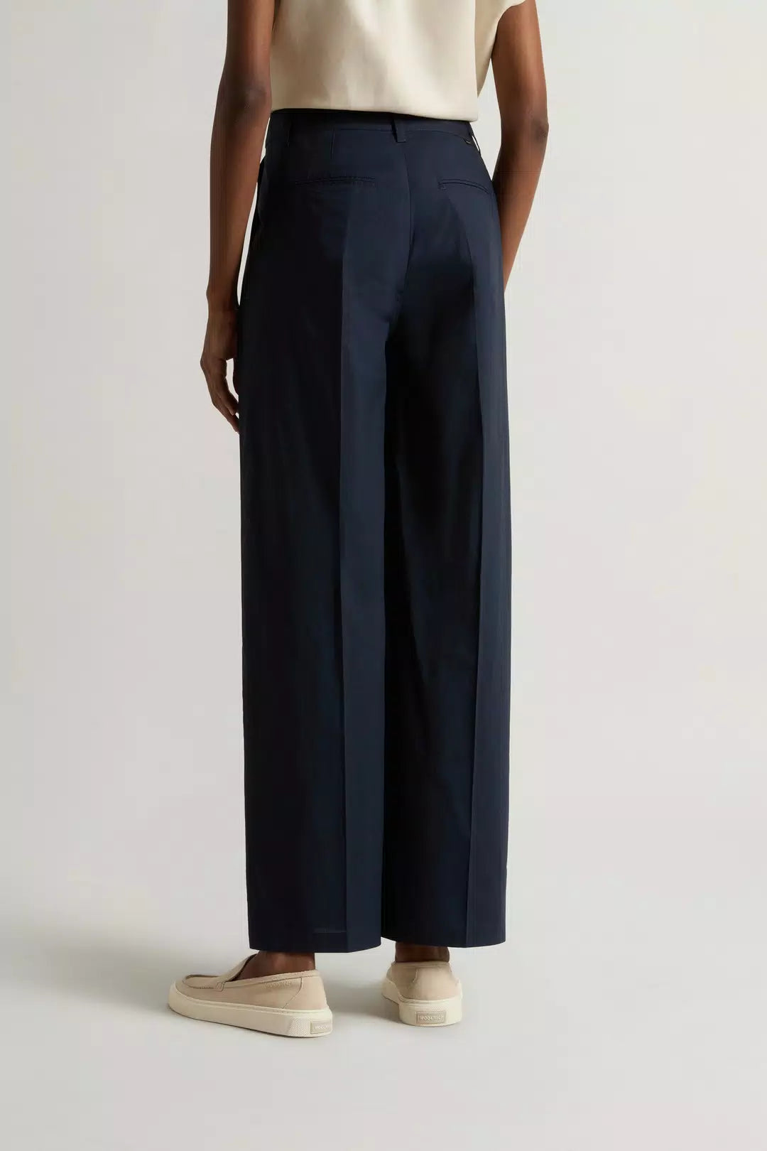 Foto di PANTALONE DONNA WOOLRICH CFWWTR0219FRUT3944 - Categoria: | Brand: WOOLRICH