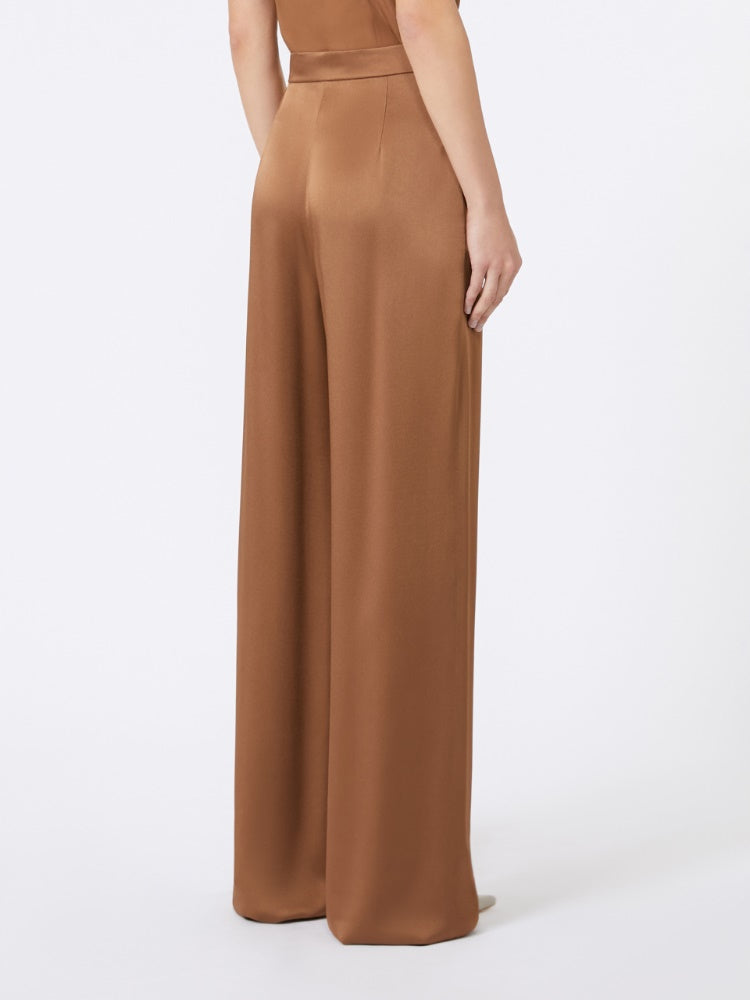 Foto di PANTALONE
Tessuto 71% Acetato, 29% Viscosa DONNA MAXMARA STUDIO ELEGANTE 1 DRITTO024 - Categoria: | Brand: MAXMARA STUDIO ELEGANTE 1