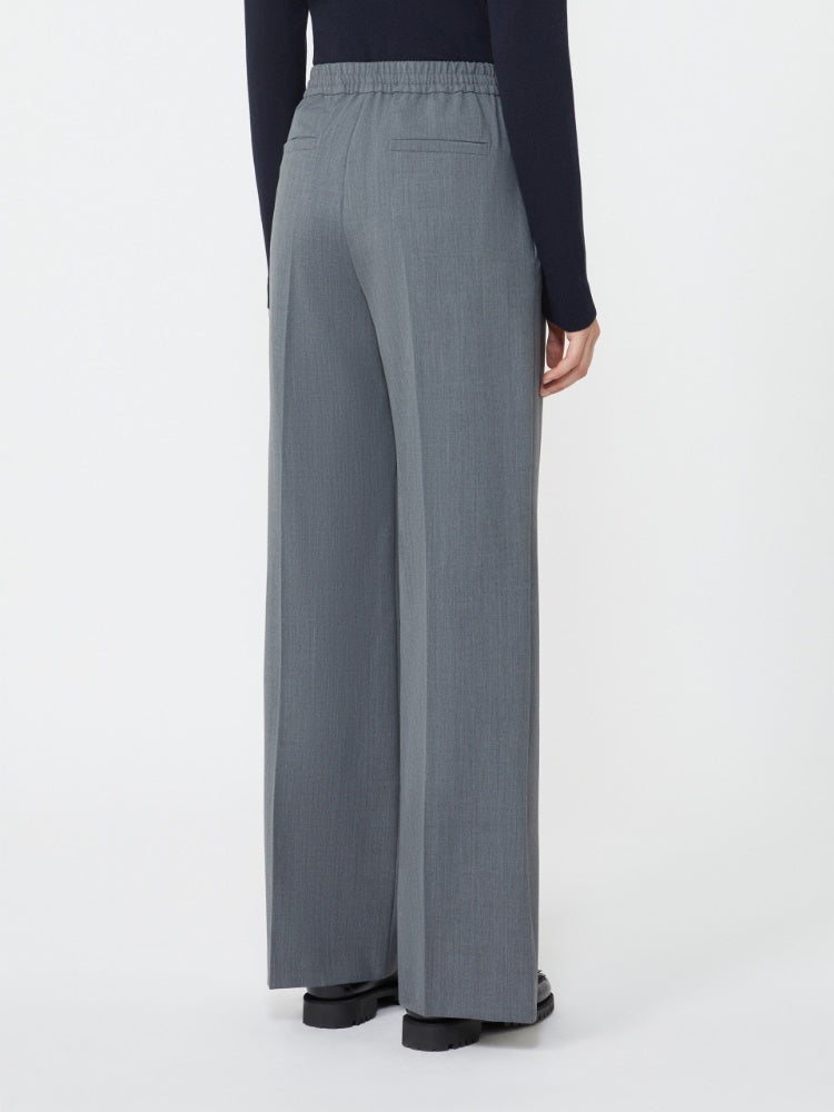 PANTALONE
Tessuto 53% Poliestere, 43% Lana vergine Ovis aries aries, 04% Elastan DONNA WEEKEND MaxMara PETRA006