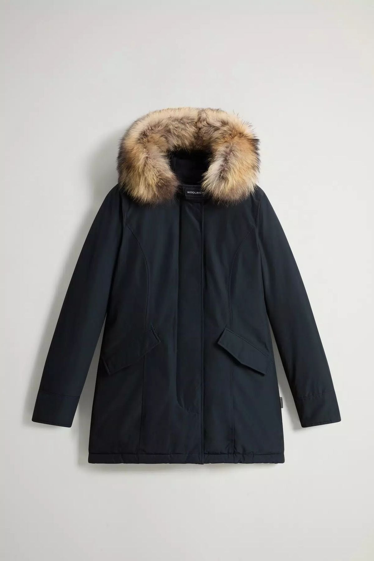 Foto di Donna WOOLRICH CFWWOU0538FRUT0001 - Categoria: ARCTIC RACCOON PARKA | Brand: WOOLRICH