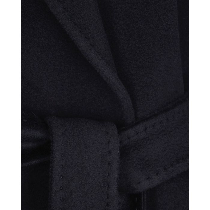 CAPPOTTO
Tessuto 100% Lana vergine Ovis aries aries
Fodera 50% Acetato, 50% Viscosa DONNA WEEKEND MaxMara CORTE013