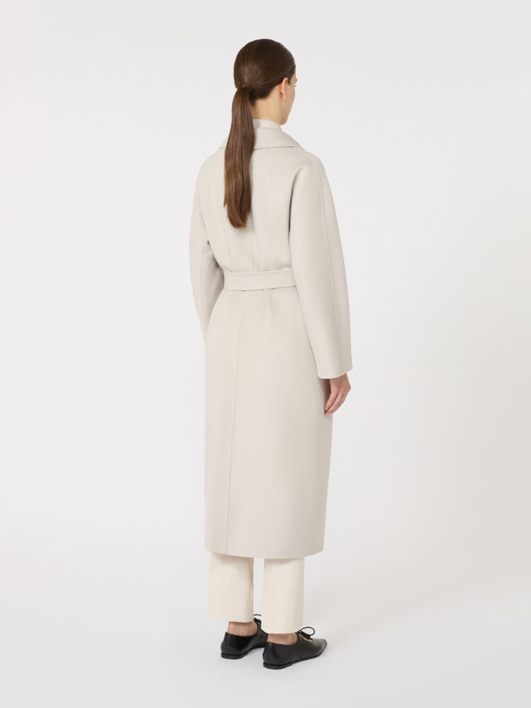 CAPPOTTO
Tessuto 100% Lana vergine Ovis aries aries
- Escluso filo di legatura DONNA S MAXMARA ESTURIA031