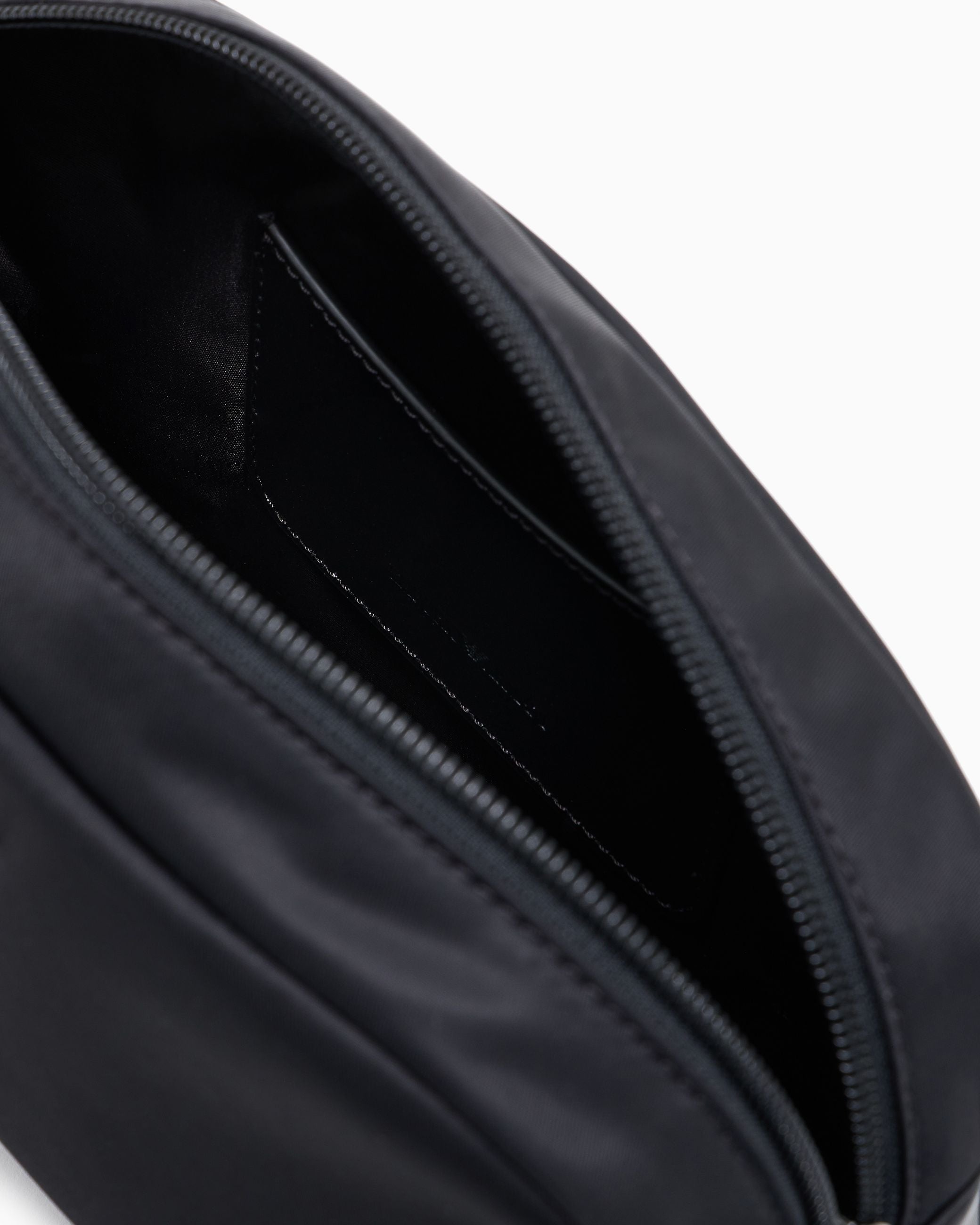 BORSA Uomo EMPORIO ARMANI EM001810AF13454UC001