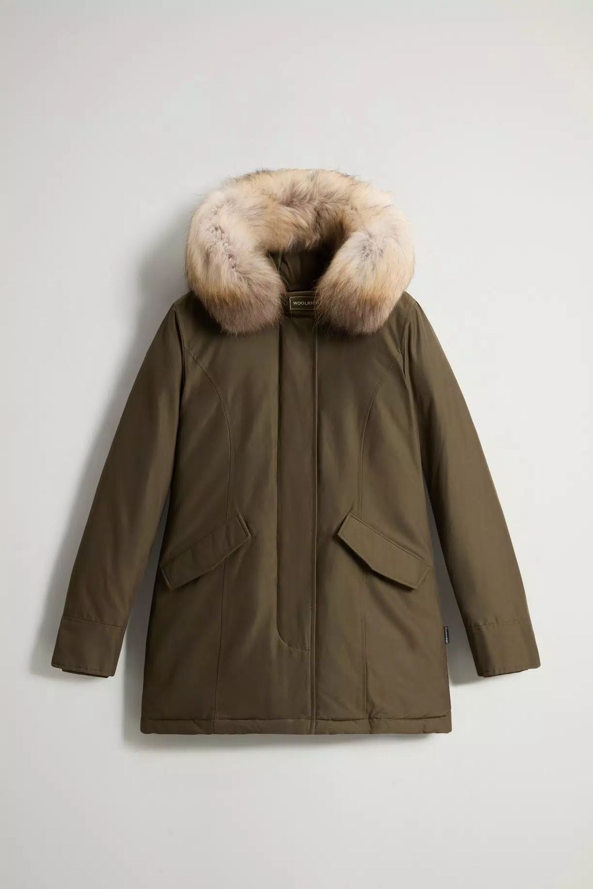 Foto di Donna WOOLRICH CFWWOU0538FRUT0001 - Categoria: ARCTIC RACCOON PARKA | Brand: WOOLRICH