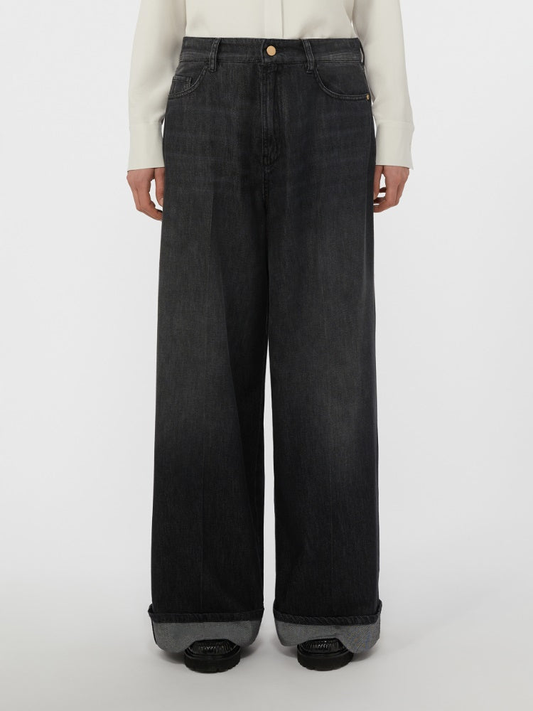 PANTALONE DENIM
Tessuto 68% Cotone, 32% Viscosa DONNA S MAXMARA LUSSO001