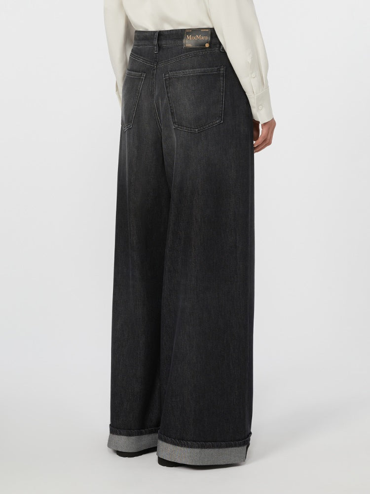 PANTALONE DENIM
Tessuto 68% Cotone, 32% Viscosa DONNA S MAXMARA LUSSO001