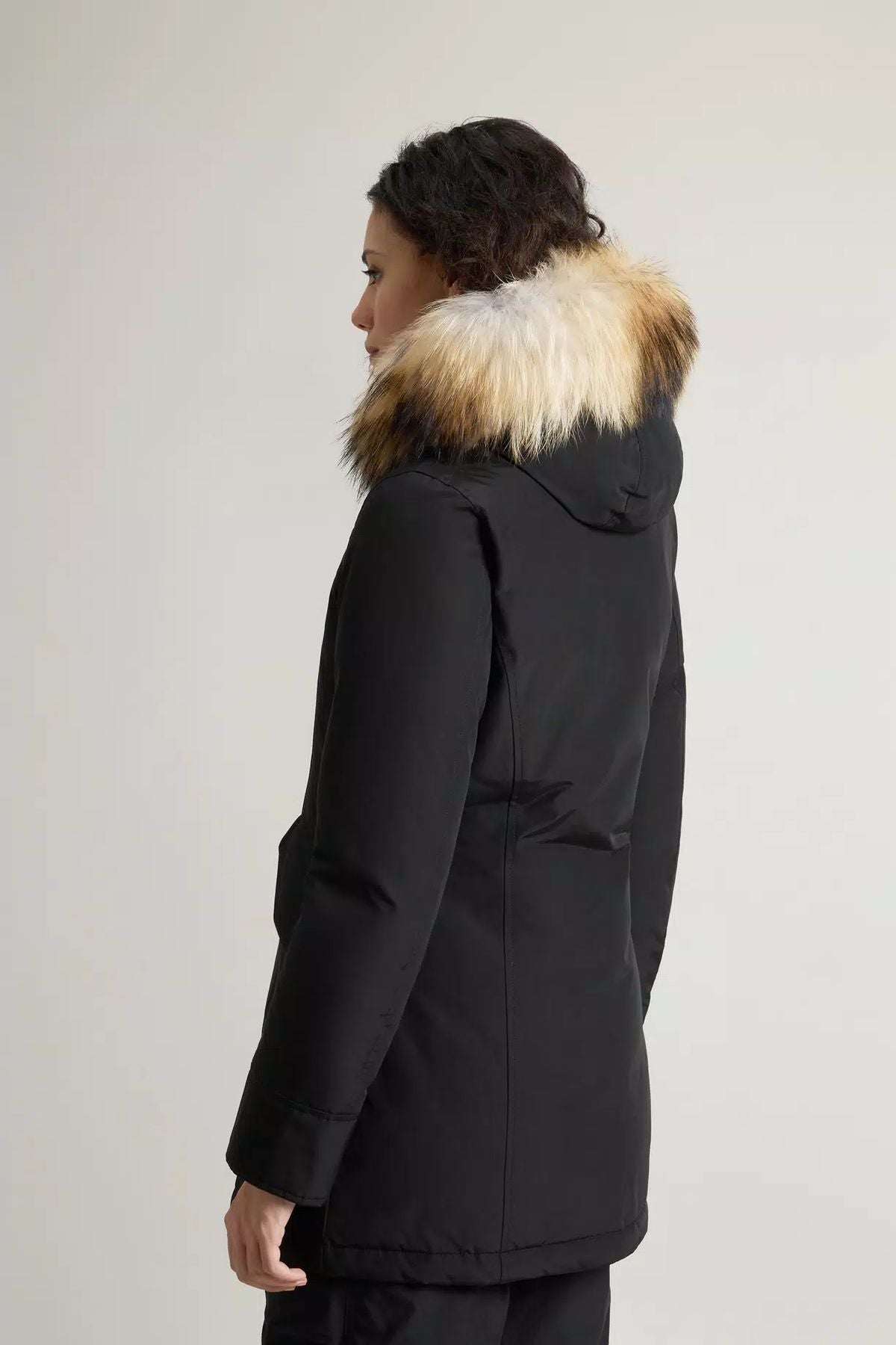 Foto di Donna WOOLRICH CFWWOU0538FRUT0001 - Categoria: ARCTIC RACCOON PARKA | Brand: WOOLRICH