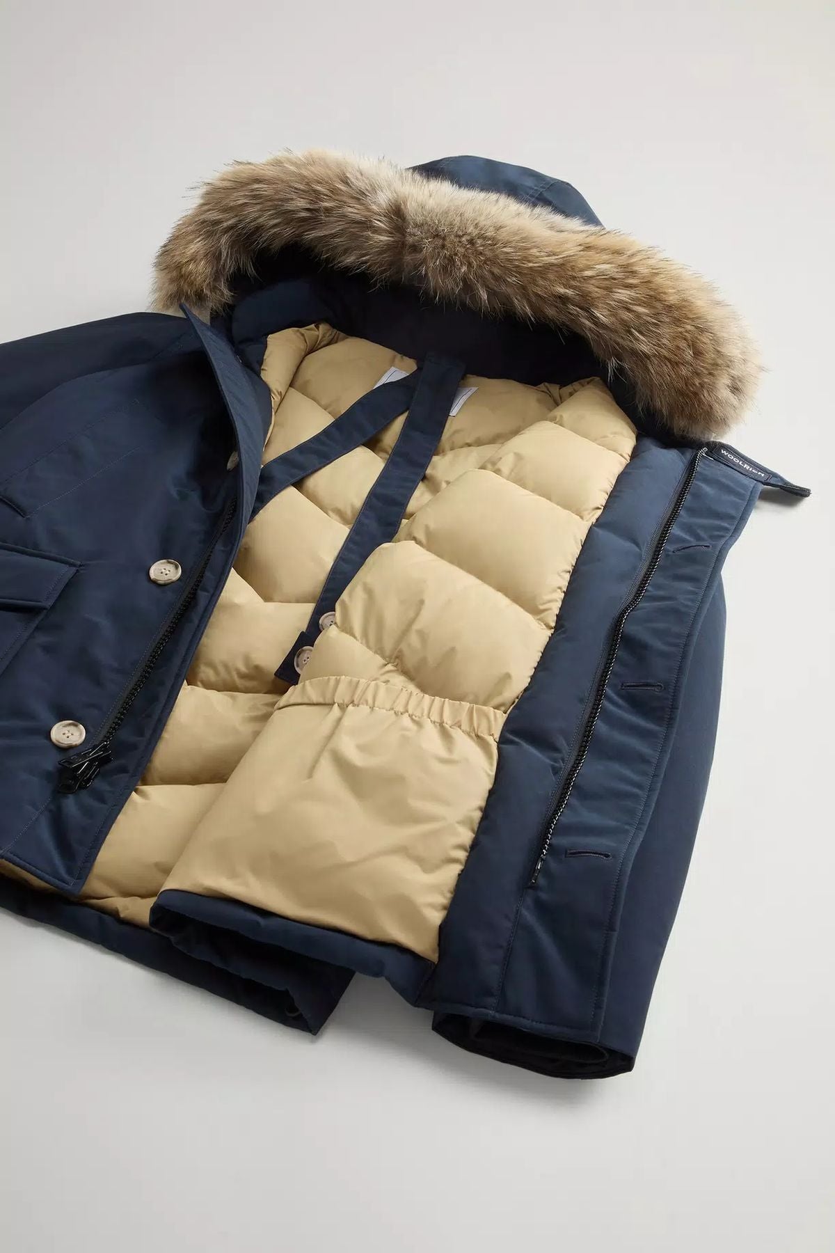 Foto di Uomo WOOLRICH CFWOOU0484MRUT0001 - Categoria: ARCTIC DETACHABLE FUR ANORAK | Brand: WOOLRICH