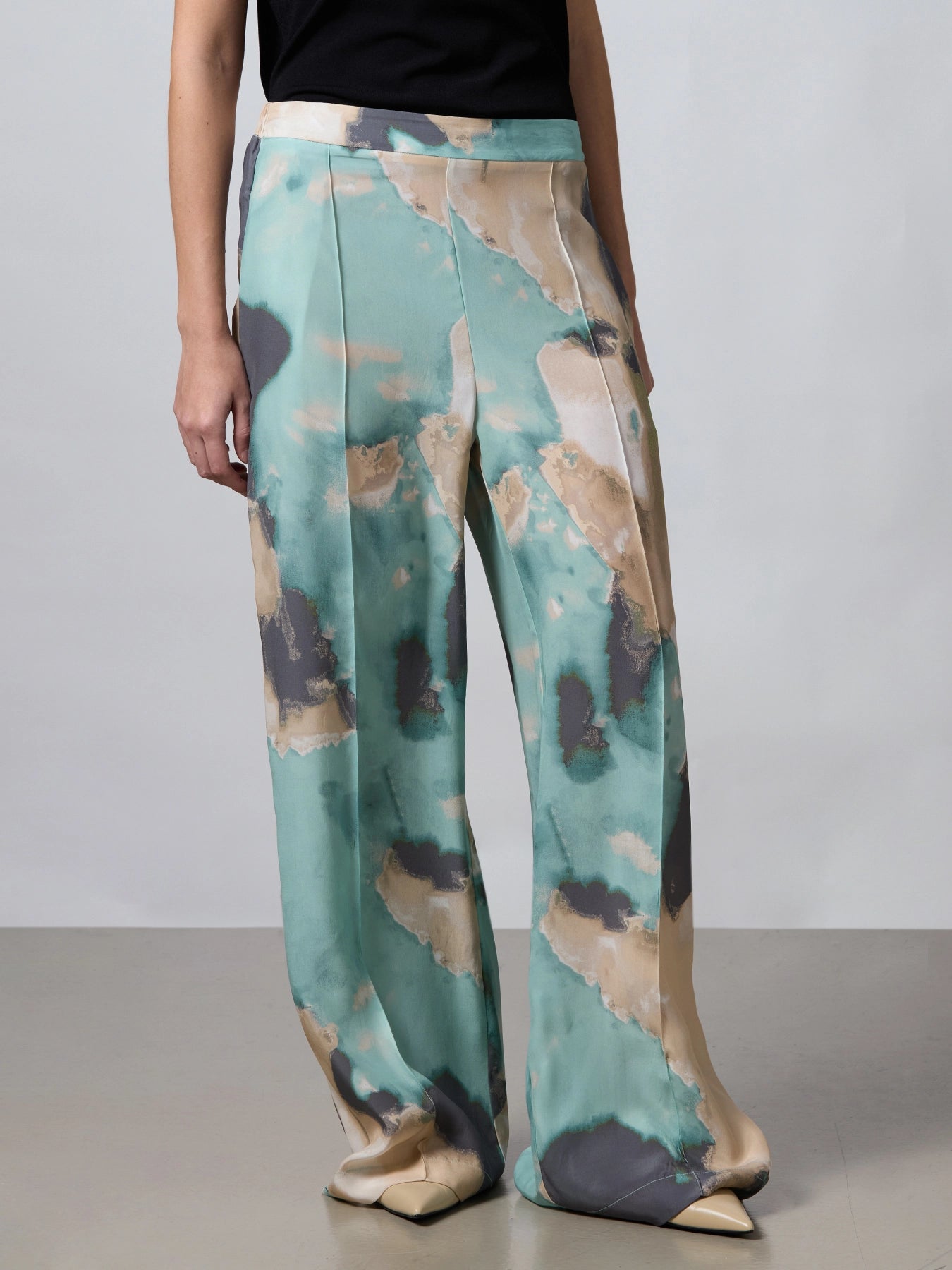 Foto di PANTALONE Donna ROBERTO COLLINA B62061 - Categoria: | Brand: ROBERTO COLLINA