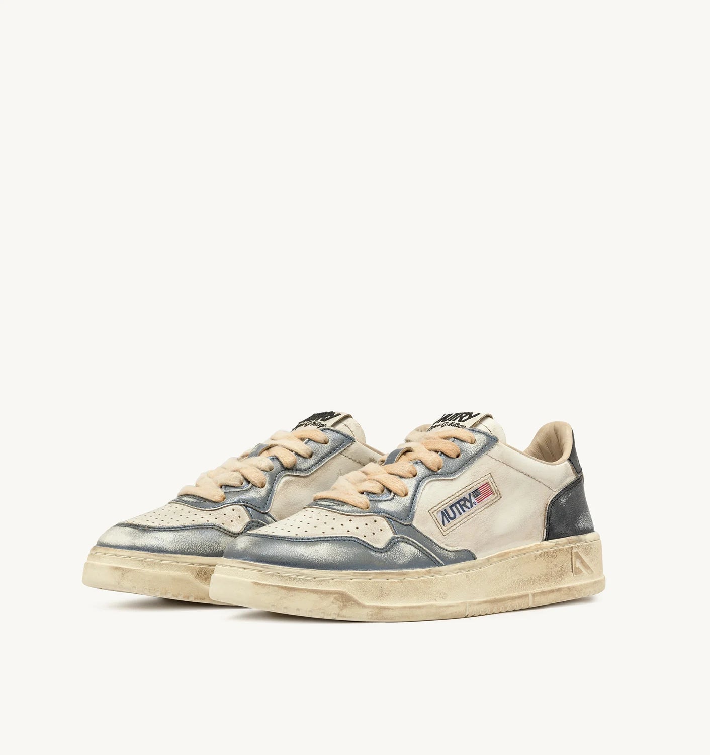 Foto di SNEAKERS Uomo AUTRY AVLMMT03 - Categoria: CALZATURE | Brand: AUTRY