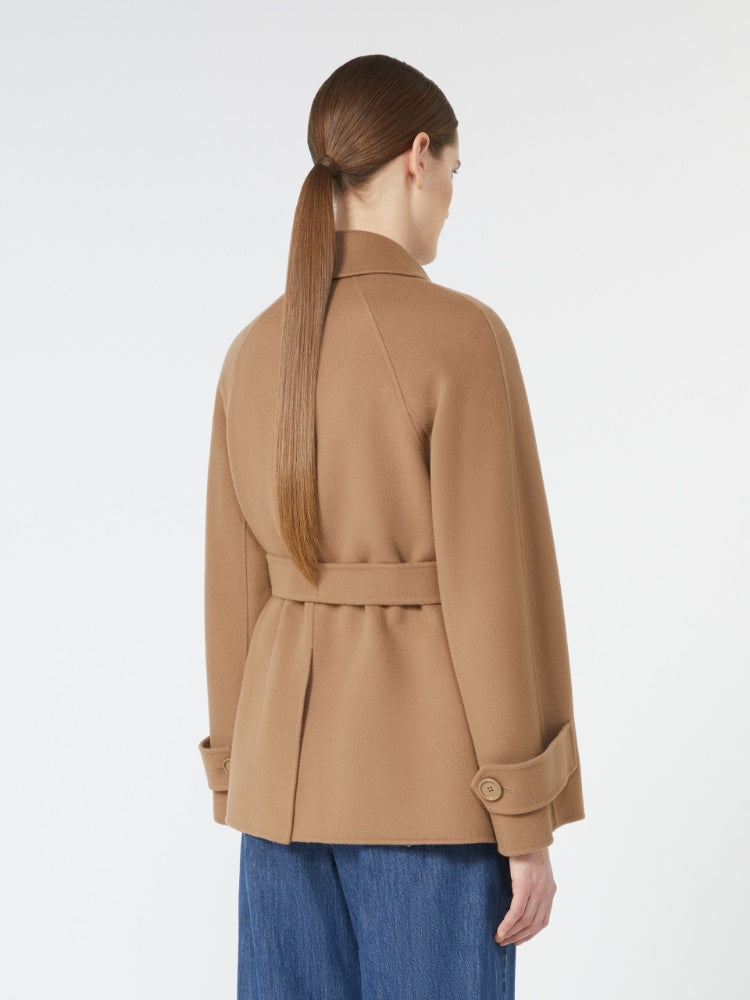 Foto di GIACCONE
Tessuto 100% Lana vergine Ovis aries aries
- Escluso filo di legatura DONNA S MAXMARA LOUIS045 - Categoria:  | Brand: S MAXMARA