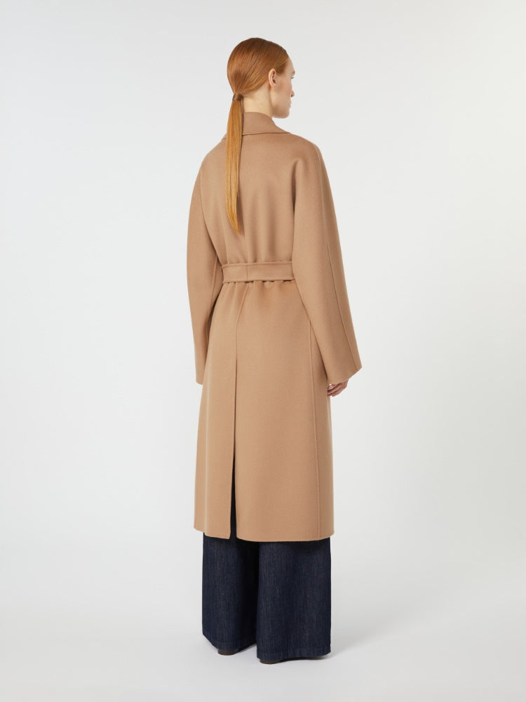 CAPPOTTO
Tessuto 100% Lana vergine Ovis aries aries
- Escluso filo di legatura DONNA S MAXMARA PAUL033