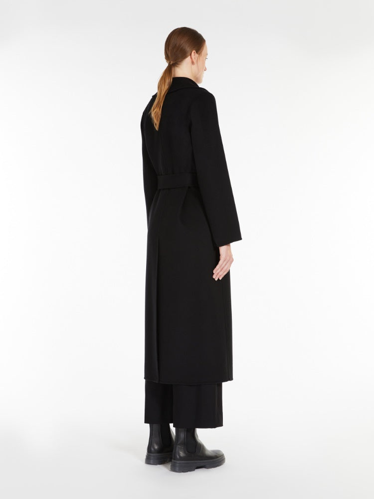 CAPPOTTO
Tessuto 100% Lana vergine Ovis aries aries
- Escluso filo di legatura
Fodera 100% Seta DONNA S MAXMARA POLDO013