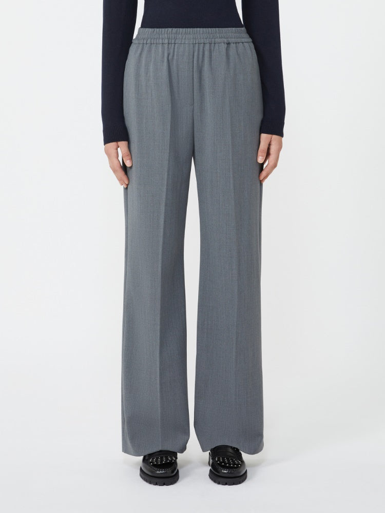 PANTALONE
Tessuto 53% Poliestere, 43% Lana vergine Ovis aries aries, 04% Elastan DONNA WEEKEND MaxMara PETRA006