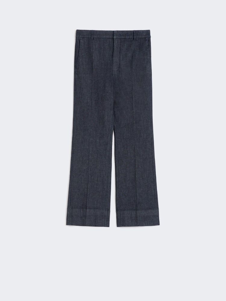 Foto di PANTALONE DENIM
Tessuto 90% Cotone, 08% Elastomultiestere, 02% Elastan DONNA S MAXMARA FRESIS001 - Categoria:  | Brand: S MAXMARA