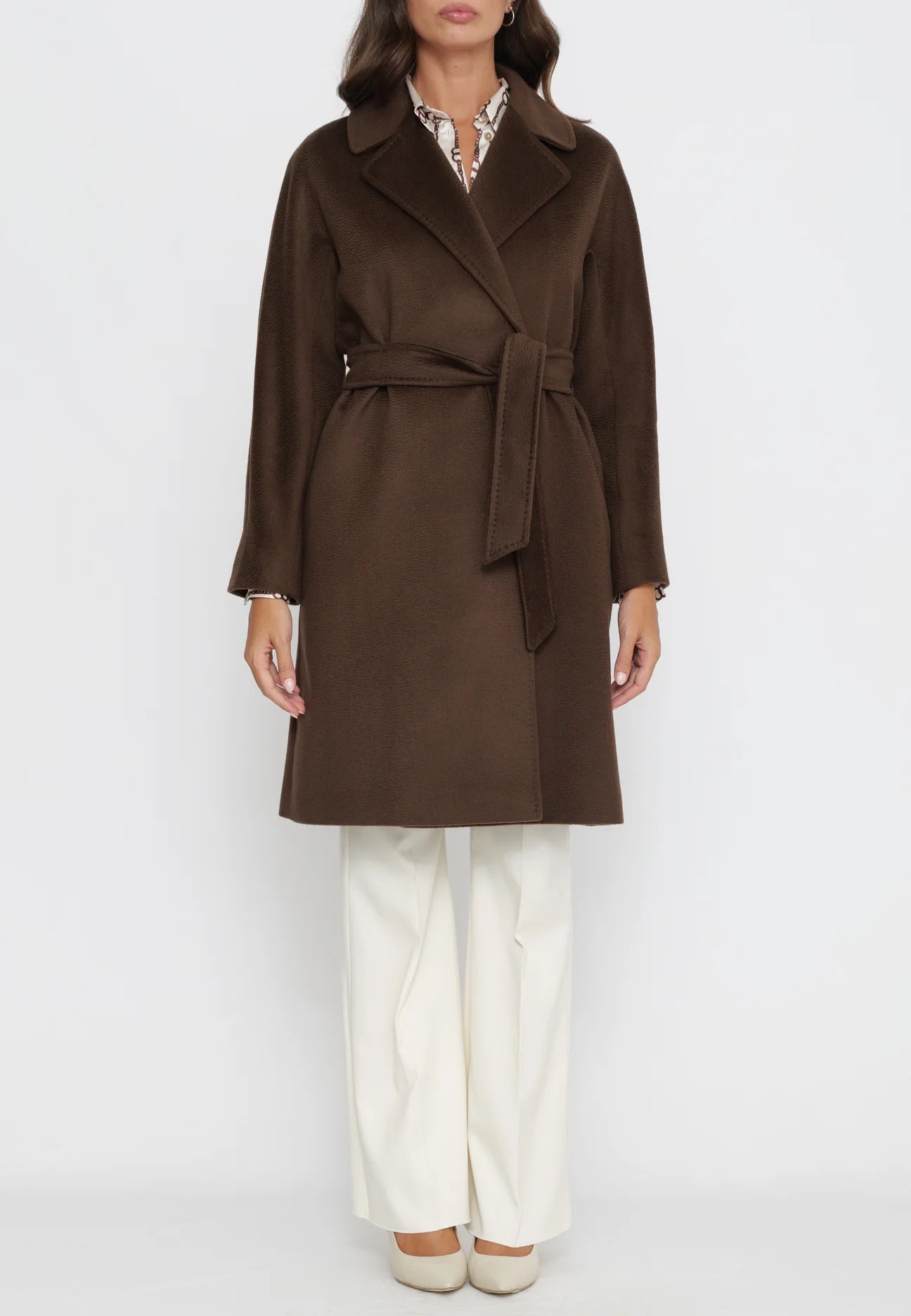 CAPPOTTO
Tessuto 100% Lana vergine Ovis aries aries
Fodera 50% Acetato, 50% Viscosa DONNA WEEKEND MaxMara CORTE089