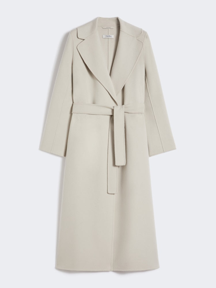 Foto di CAPPOTTO
Tessuto 100% Lana vergine Ovis aries aries
- Escluso filo di legatura
Fodera 100% Seta DONNA S MAXMARA POLDO031 - Categoria:  | Brand: S MAXMARA