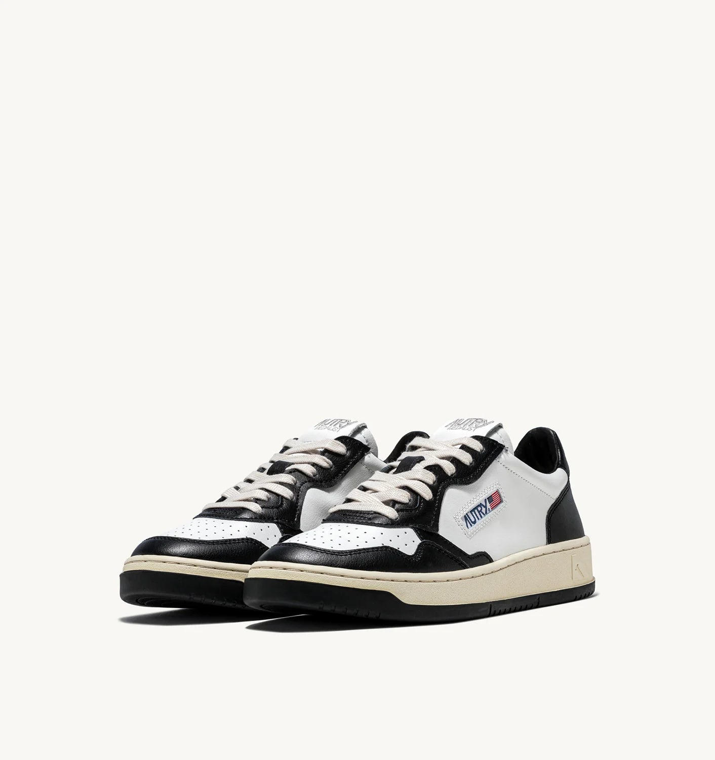 Foto di SNEAKERS Uomo AUTRY AULMWB01 - Categoria: CALZATURE | Brand: AUTRY