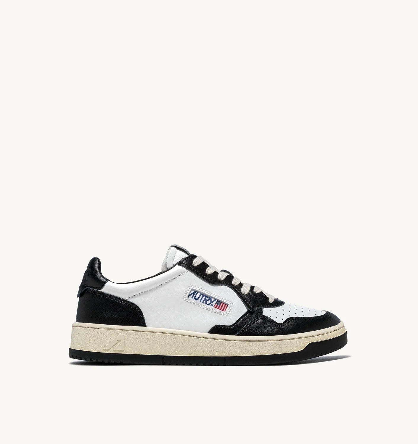Foto di SNEAKERS Uomo AUTRY AULMWB01 - Categoria: CALZATURE | Brand: AUTRY
